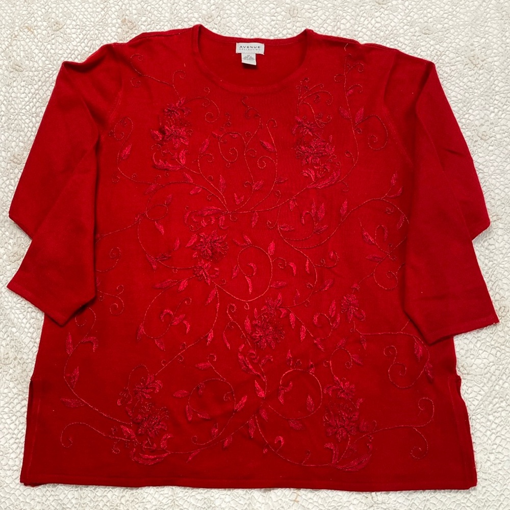SOLD TO SISTERS
AVENUE COLLECTION Sweater Top